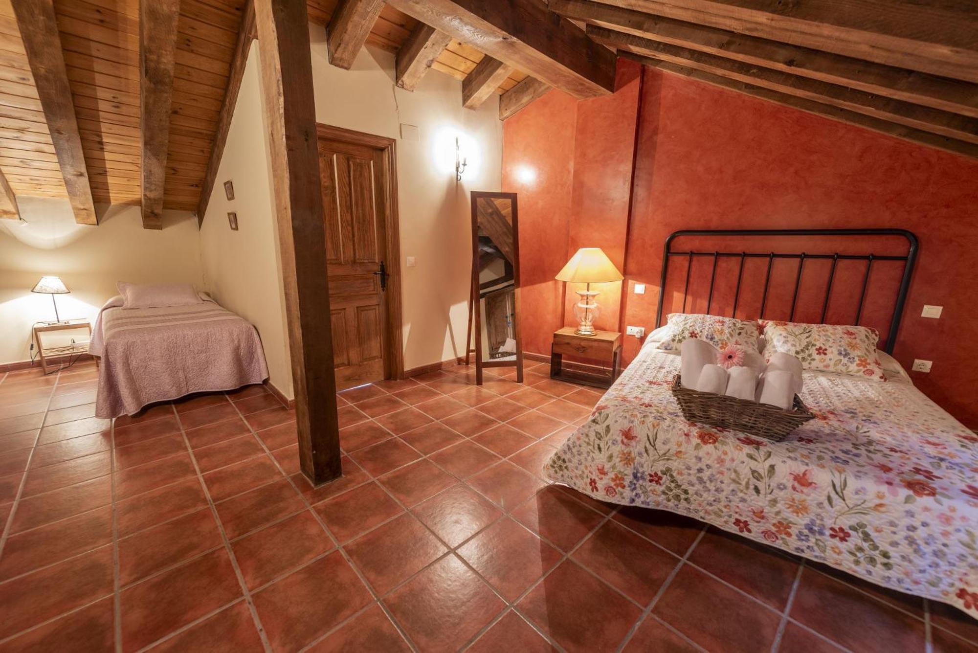 La Hacendera Entre Hoces - 20-28Pax-10 Hab Con Banos En Suite Maderuelo Exterior foto