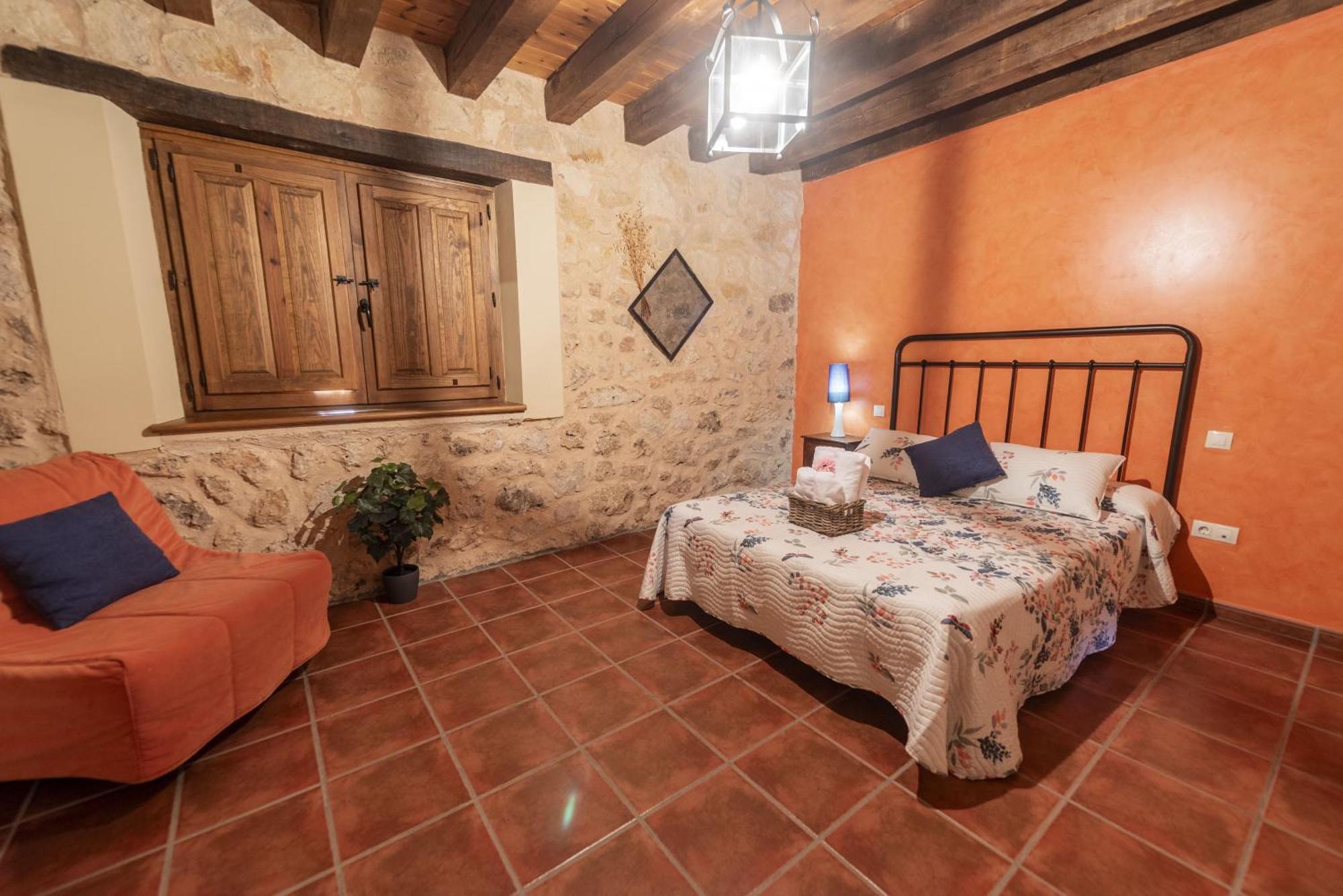 La Hacendera Entre Hoces - 20-28Pax-10 Hab Con Banos En Suite Maderuelo Exterior foto