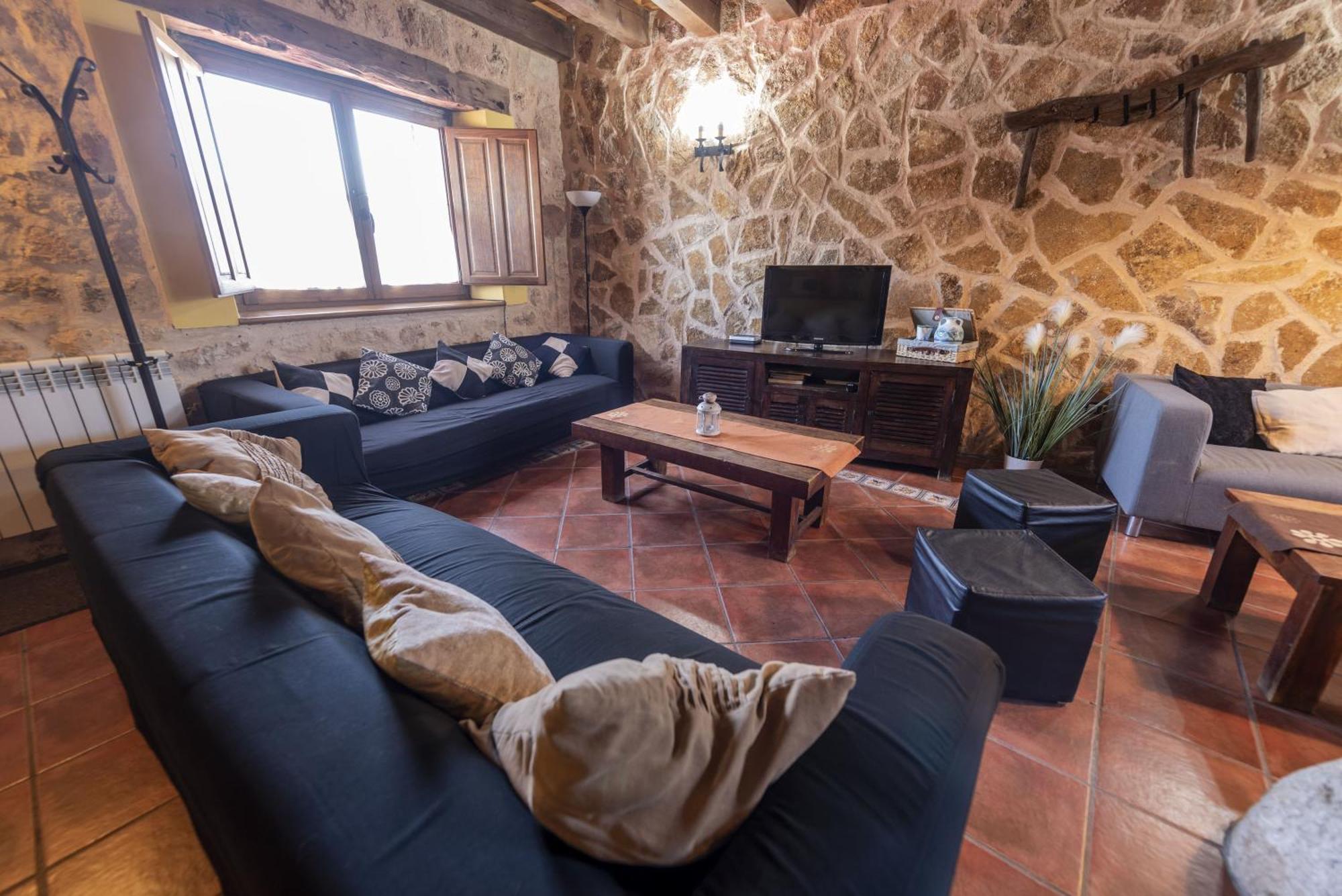La Hacendera Entre Hoces - 20-28Pax-10 Hab Con Banos En Suite Maderuelo Exterior foto